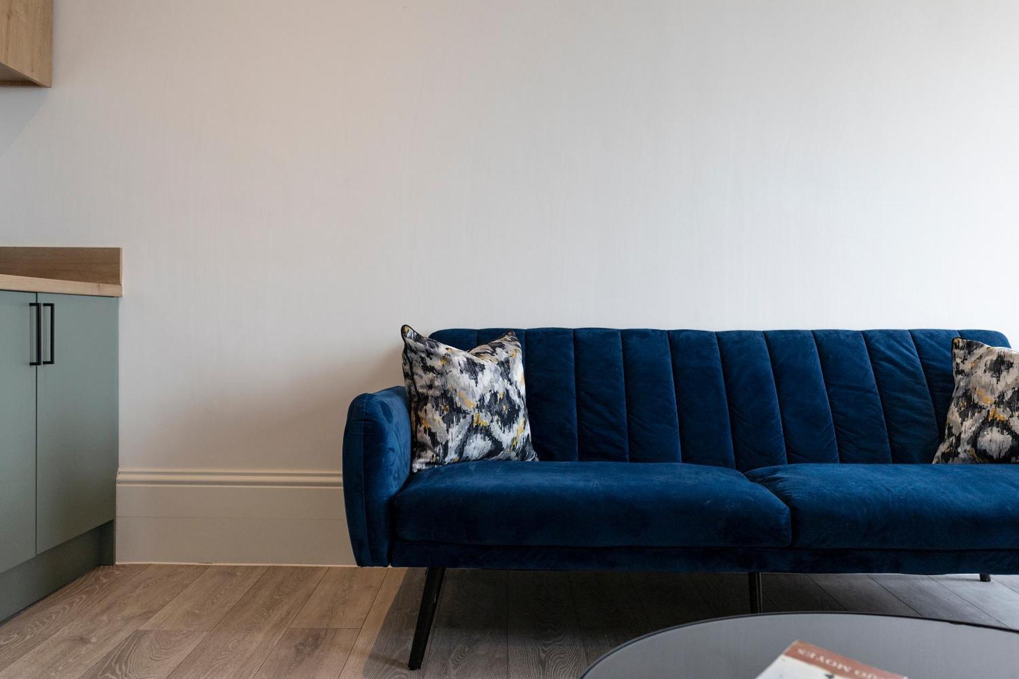 Seaside Serenity: Stylish Sea View Apartments In แฮร์นเบย์ ภายนอก รูปภาพ